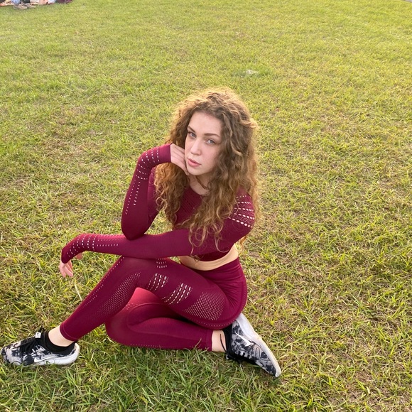 Orchid Long Sleeve Set (Burgundy) - Picture 3 of 4